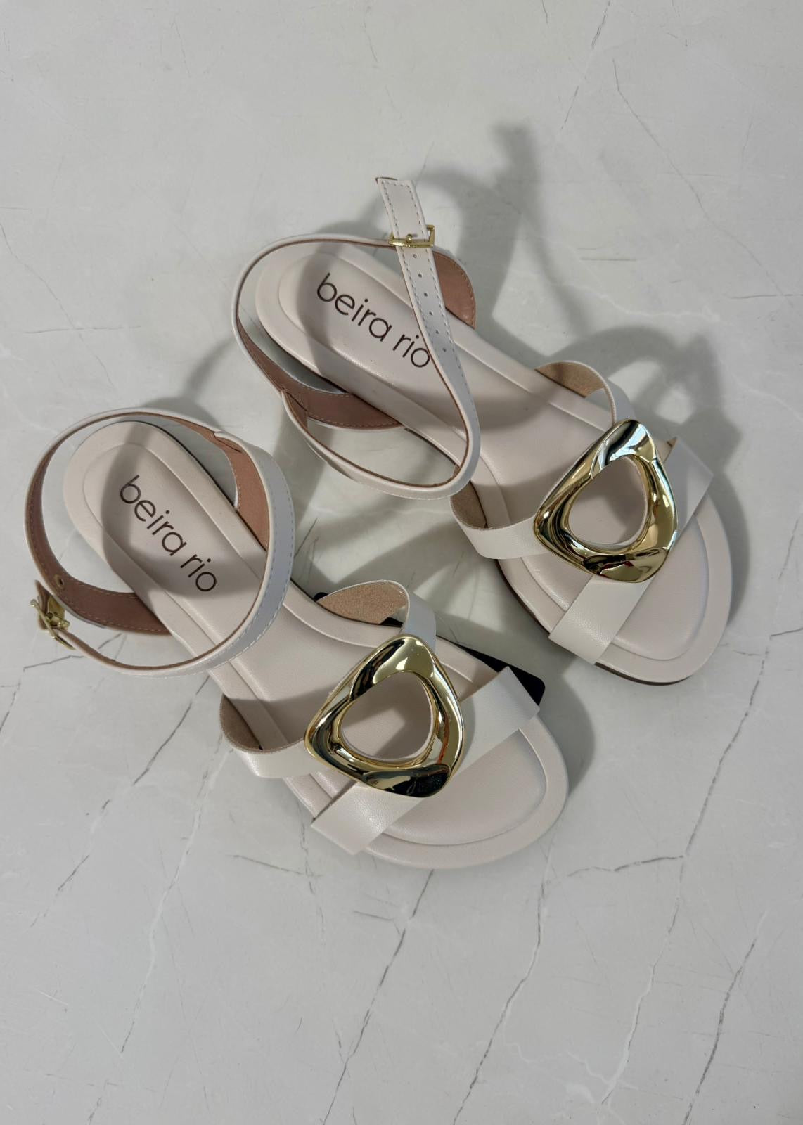 Beira Rio Sandal Detalle Dorado Off White